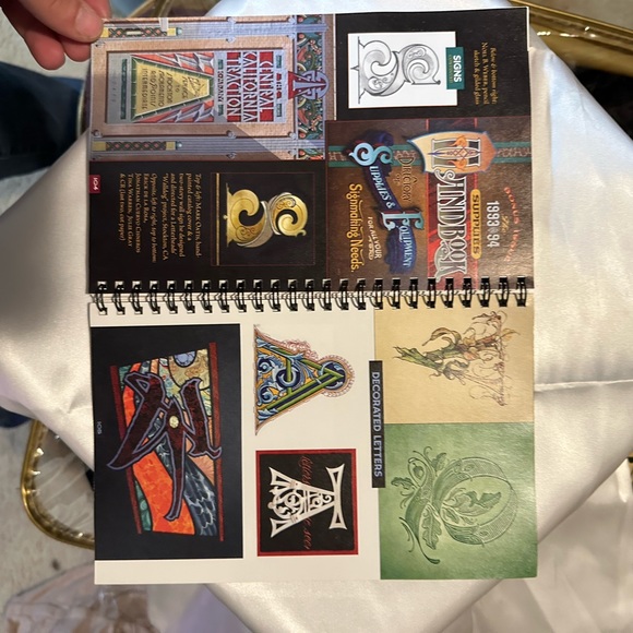 25th Edition, A Comprehensive Guide to Pen & Brush Lettering Calligraphy - Picture 10 of 16